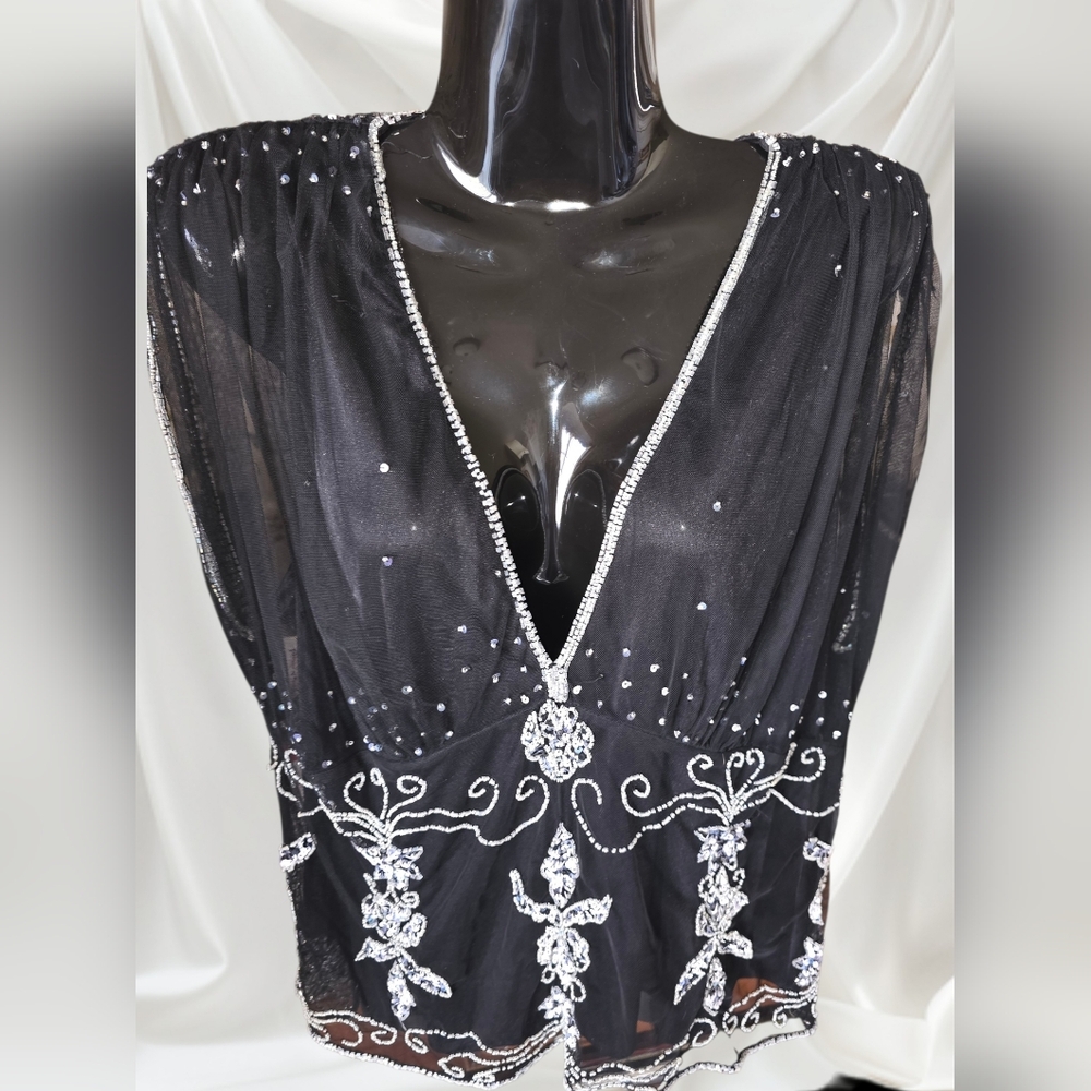 Elegant Sleeveless Top XL